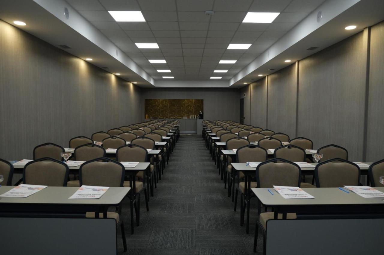 Ucar Royal Hotel Ve Konferans Salonu Ağva 外观 照片